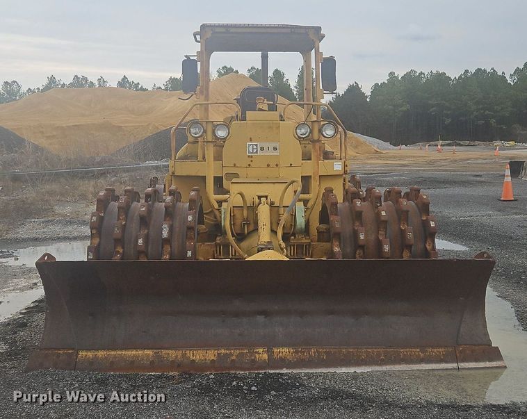 image for item OK9813 1978 Caterpillar  815 soil compactor