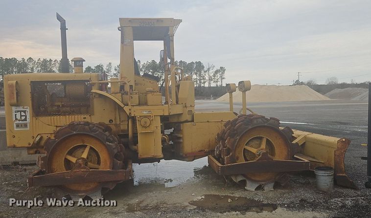 image for item OK9813 1978 Caterpillar  815 soil compactor
