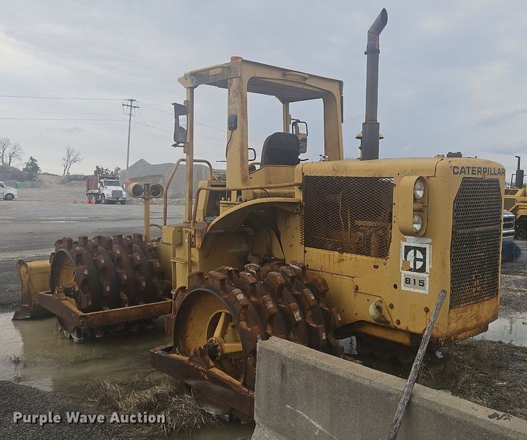 image for item OK9813 1978 Caterpillar  815 soil compactor
