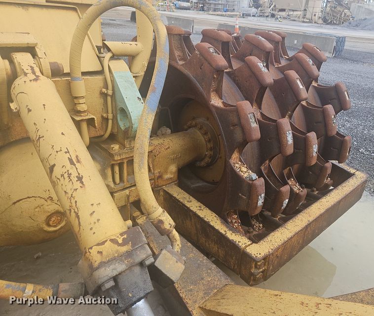 image for item OK9813 1978 Caterpillar  815 soil compactor