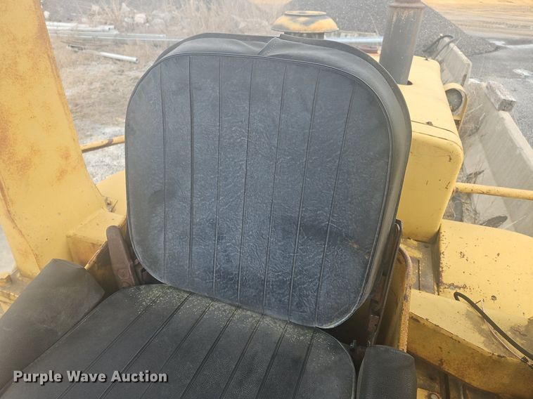 image for item OK9813 1978 Caterpillar  815 soil compactor
