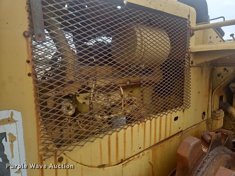 image for item OK9813 1978 Caterpillar  815 soil compactor