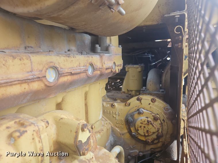 image for item OK9813 1978 Caterpillar  815 soil compactor