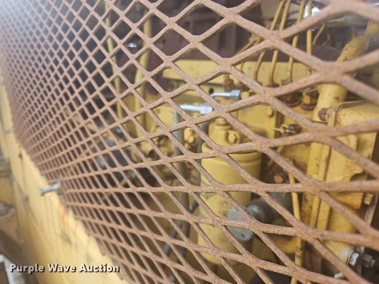 image for item OK9813 1978 Caterpillar  815 soil compactor