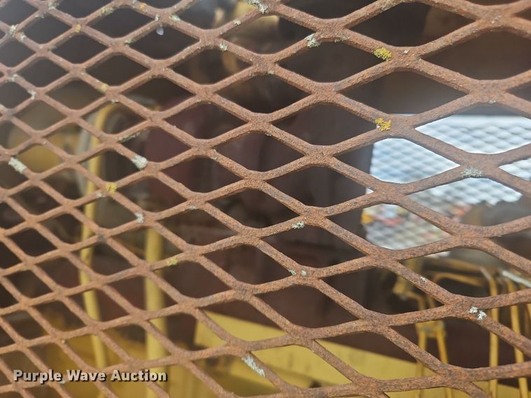 image for item OK9813 1978 Caterpillar  815 soil compactor