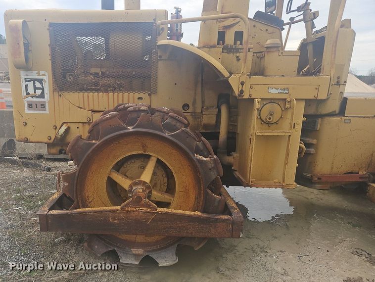 image for item OK9813 1978 Caterpillar  815 soil compactor