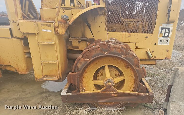 image for item OK9813 1978 Caterpillar  815 soil compactor