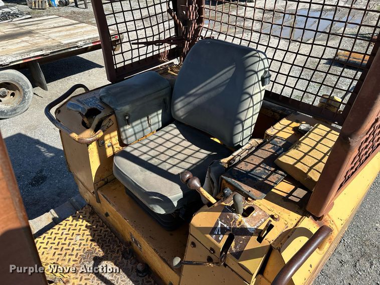 image for item OM9830 Case  550E Long Track  dozer