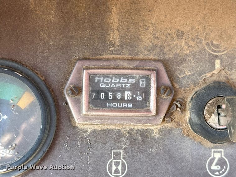 image for item OM9830 Case  550E Long Track  dozer