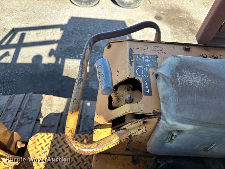 image for item OM9830 Case  550E Long Track  dozer