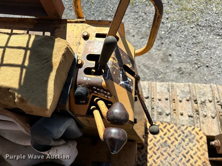 image for item OM9830 Case  550E Long Track  dozer