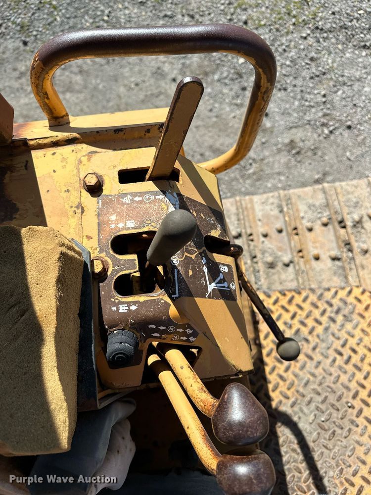 image for item OM9830 Case  550E Long Track  dozer