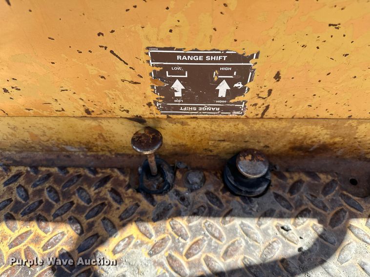 image for item OM9830 Case  550E Long Track  dozer