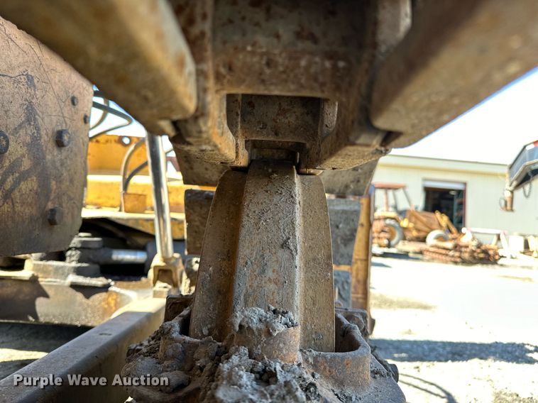 image for item OM9830 Case  550E Long Track  dozer