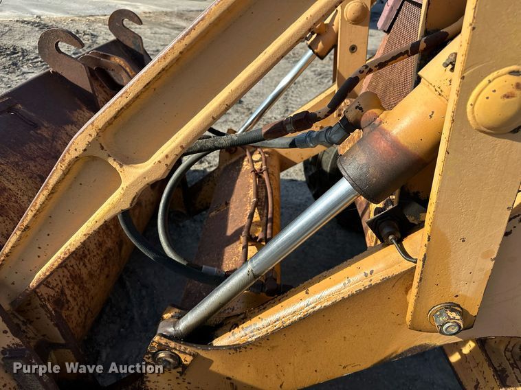 image for item OM9831 1989 Case 580K backhoe