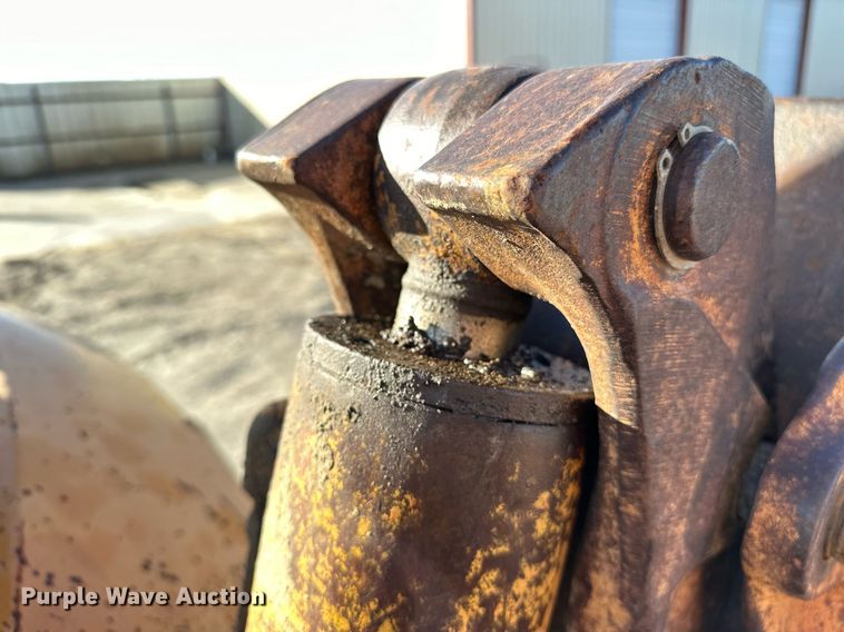 image for item OM9831 1989 Case 580K backhoe