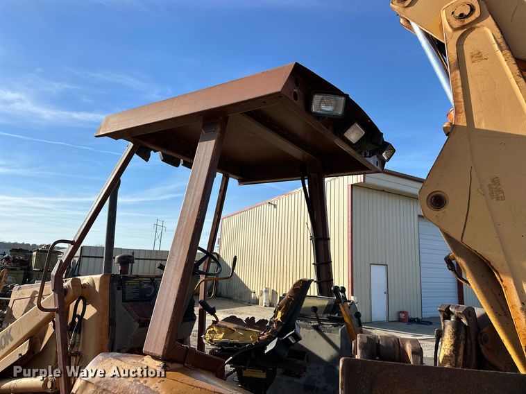 image for item OM9831 1989 Case 580K backhoe