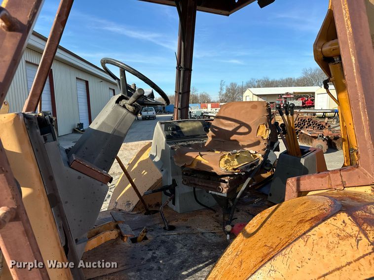 image for item OM9831 1989 Case 580K backhoe