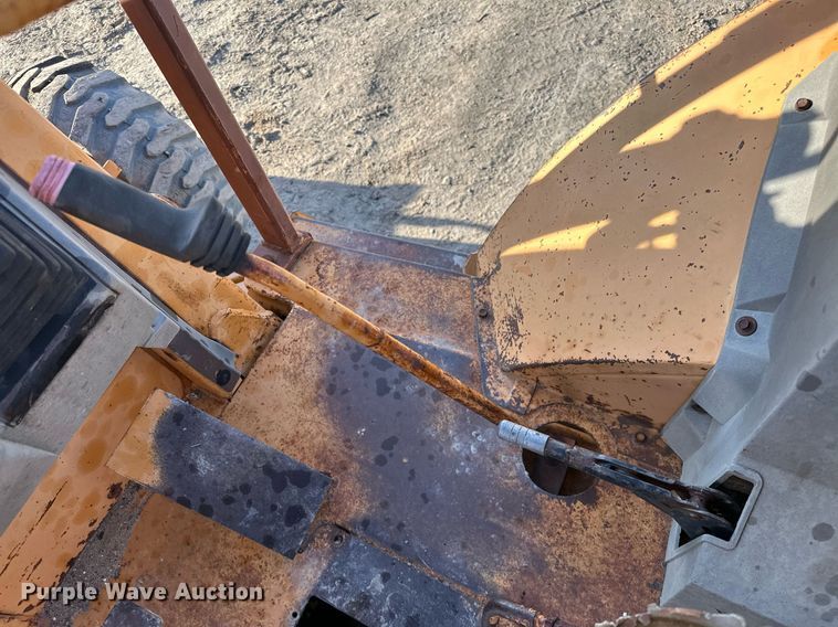 image for item OM9831 1989 Case 580K backhoe