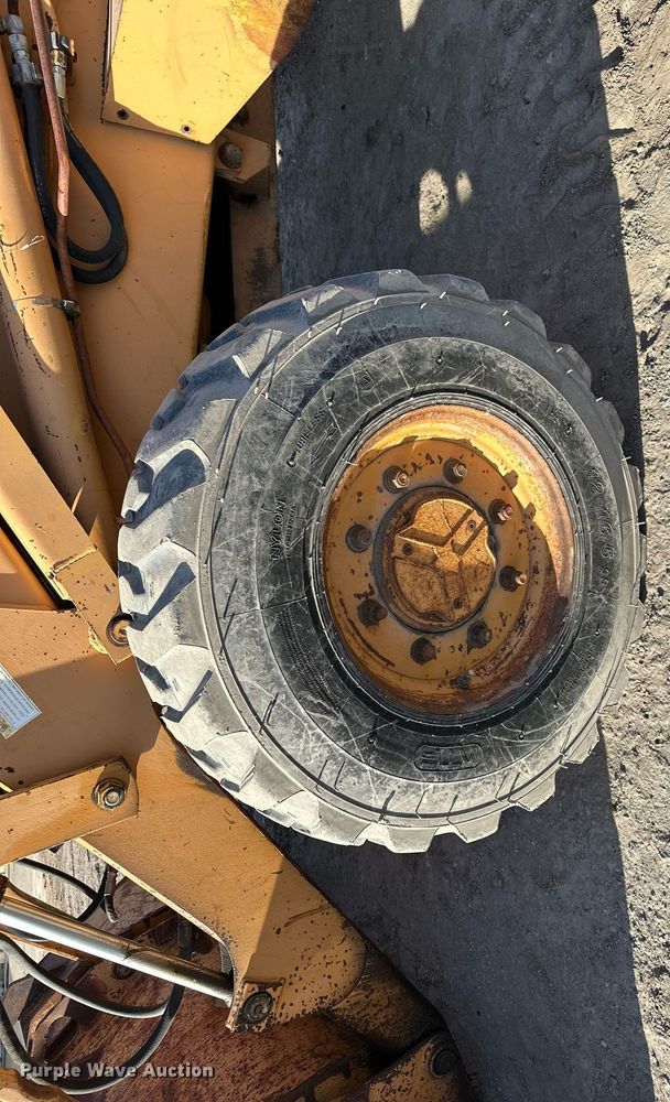 image for item OM9831 1989 Case 580K backhoe