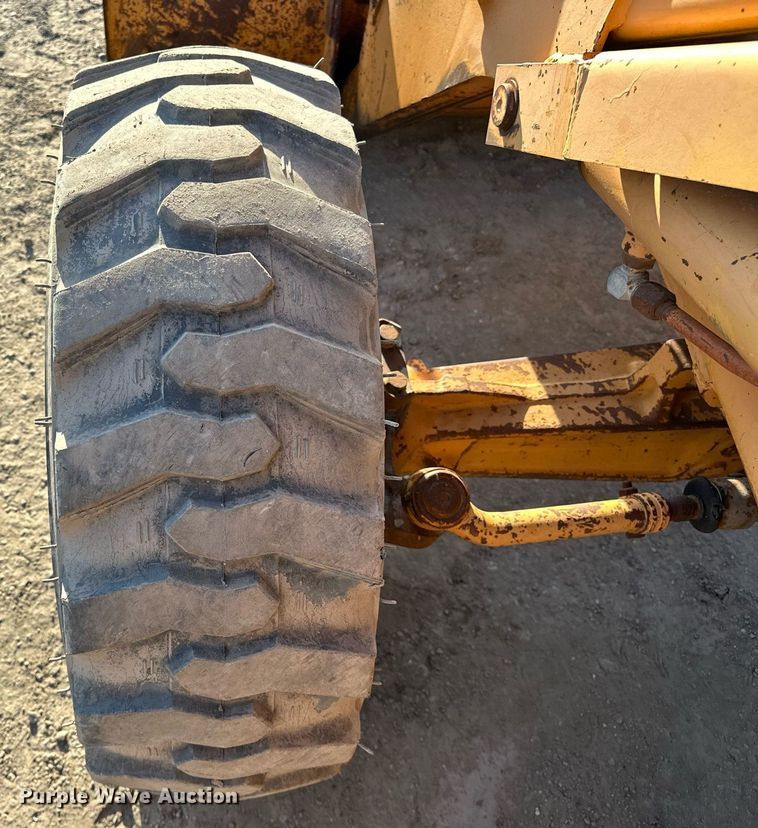 image for item OM9831 1989 Case 580K backhoe