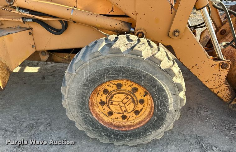image for item OM9831 1989 Case 580K backhoe