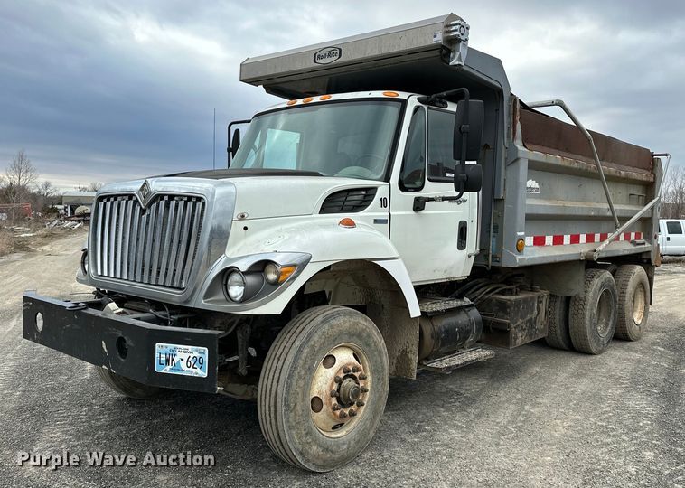 image for item OM9846 2009 International  7500 dump truck