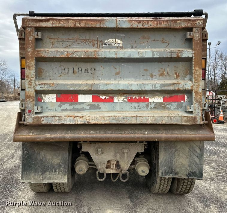 image for item OM9846 2009 International  7500 dump truck