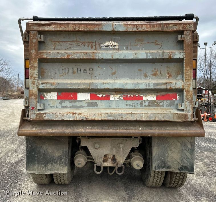 image for item OM9846 2009 International  7500 dump truck