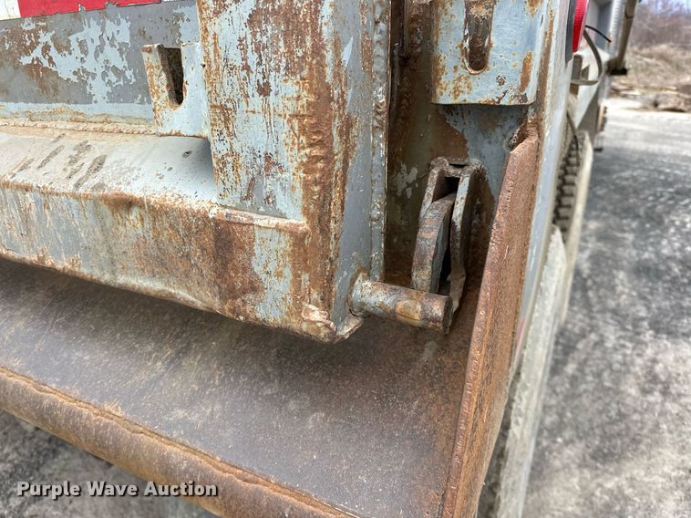 image for item OM9846 2009 International  7500 dump truck