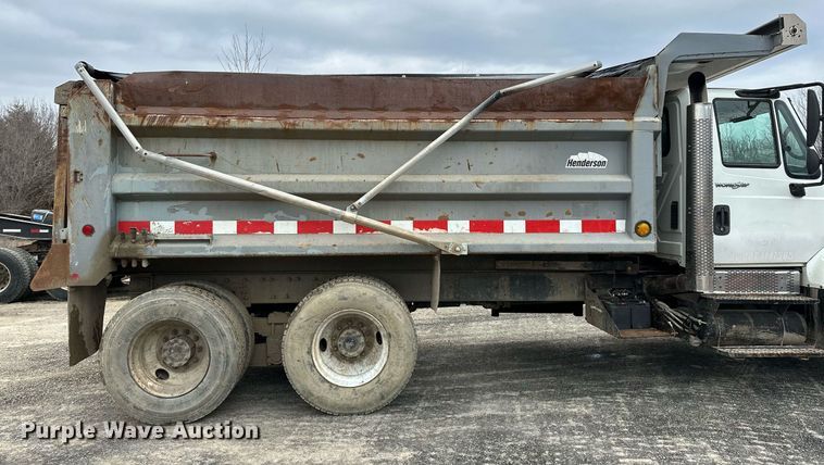 image for item OM9846 2009 International  7500 dump truck
