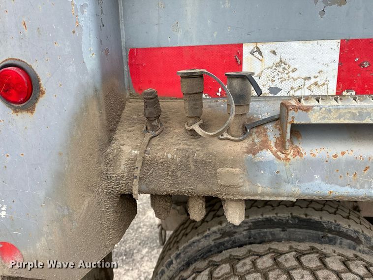 image for item OM9846 2009 International  7500 dump truck