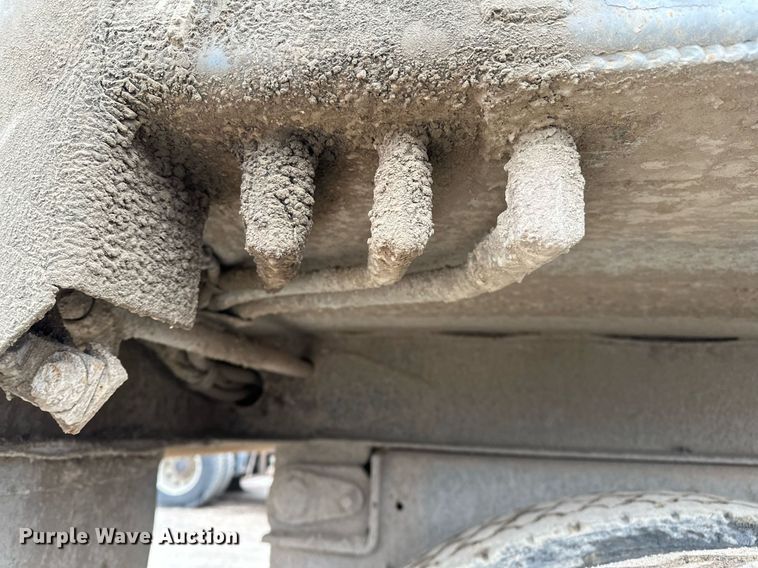 image for item OM9846 2009 International  7500 dump truck