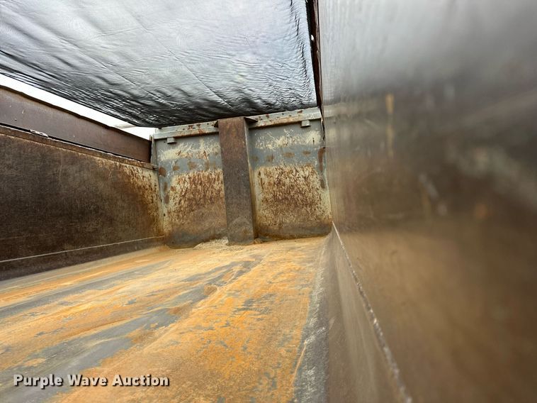 image for item OM9846 2009 International  7500 dump truck