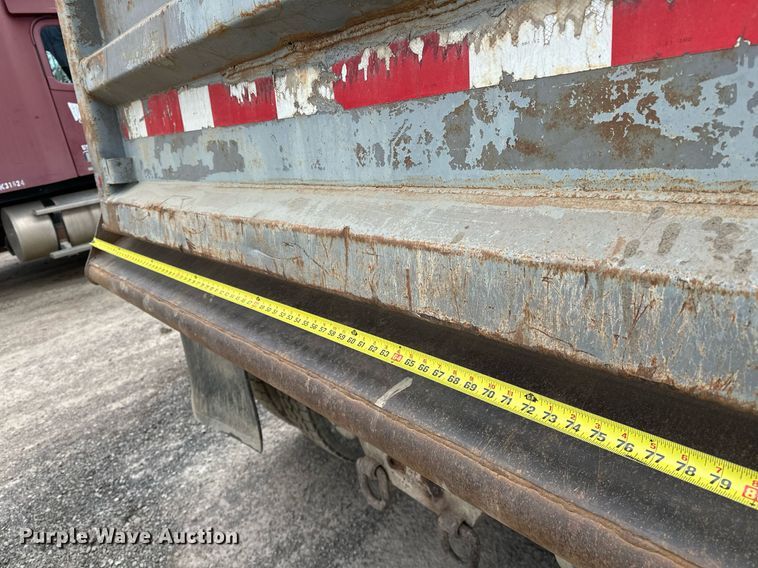 image for item OM9846 2009 International  7500 dump truck