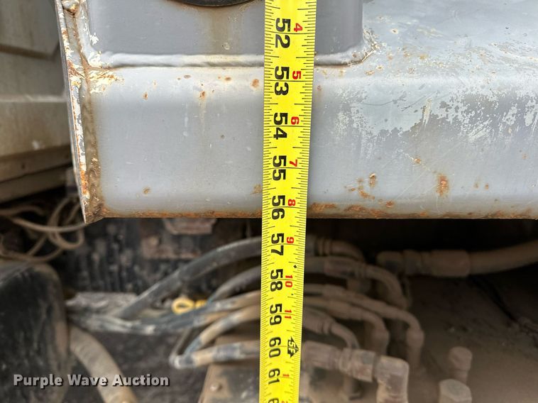 image for item OM9846 2009 International  7500 dump truck