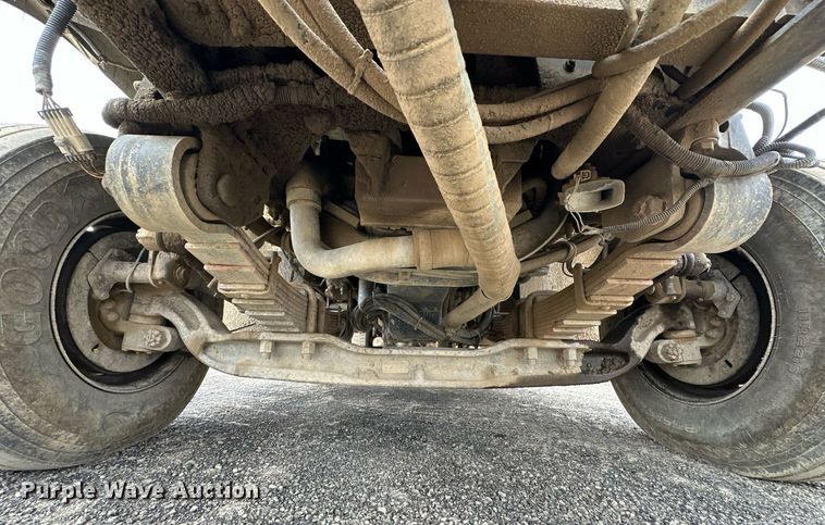 image for item OM9846 2009 International  7500 dump truck