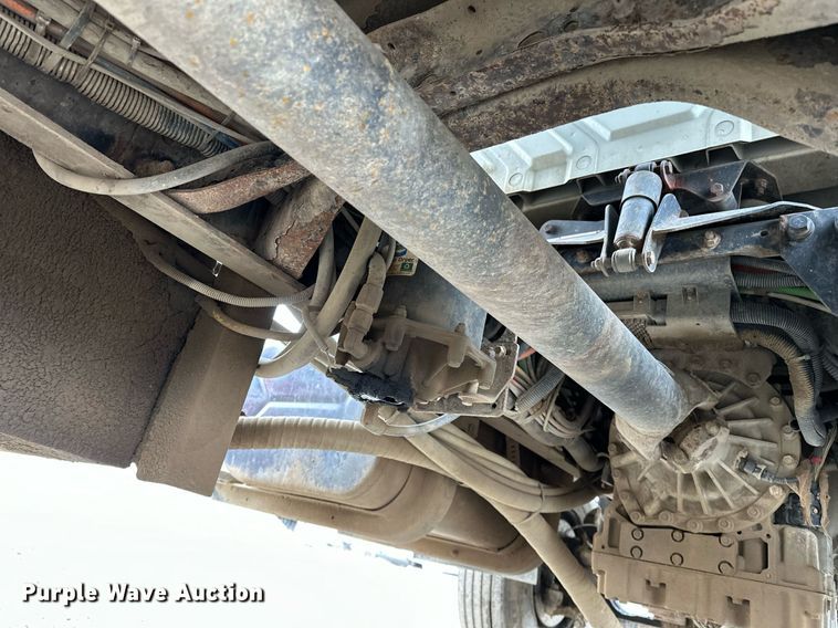 image for item OM9846 2009 International  7500 dump truck