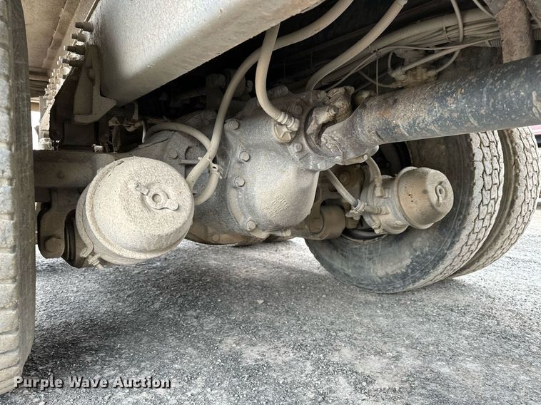 image for item OM9846 2009 International  7500 dump truck