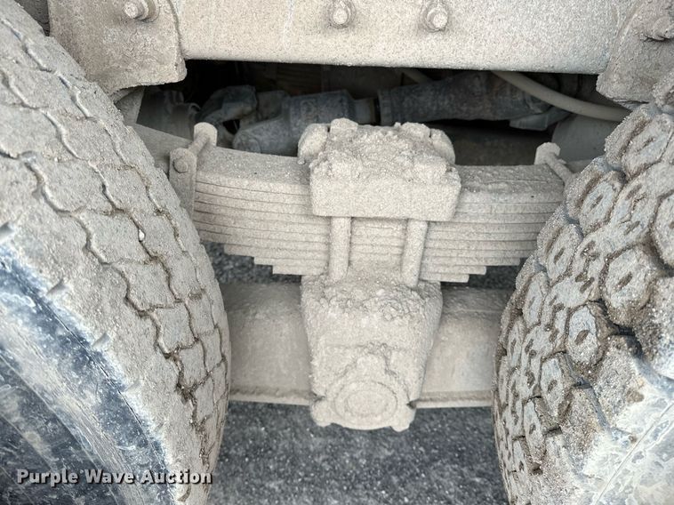 image for item OM9846 2009 International  7500 dump truck