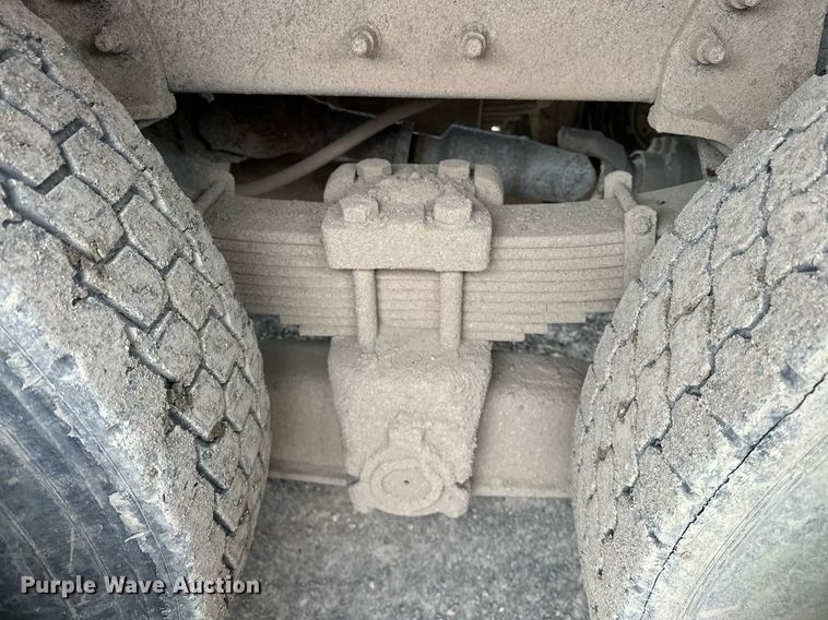 image for item OM9846 2009 International  7500 dump truck