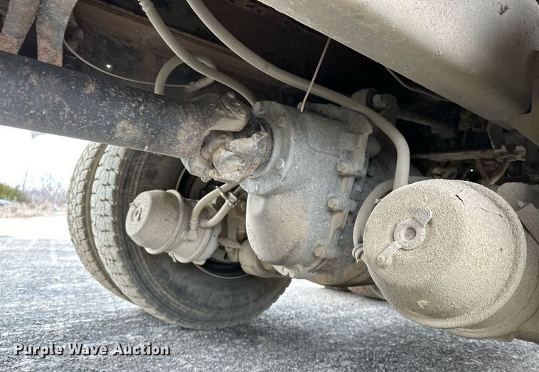 image for item OM9846 2009 International  7500 dump truck