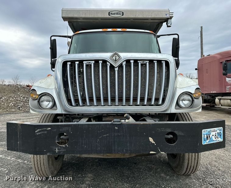 image for item OM9846 2009 International  7500 dump truck