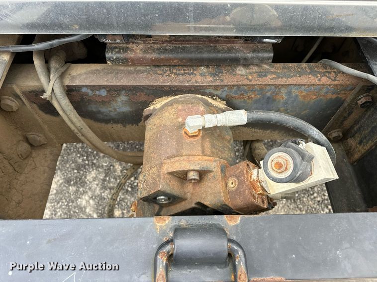 image for item OM9846 2009 International  7500 dump truck