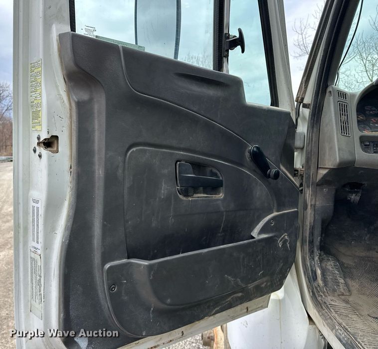 image for item OM9846 2009 International  7500 dump truck