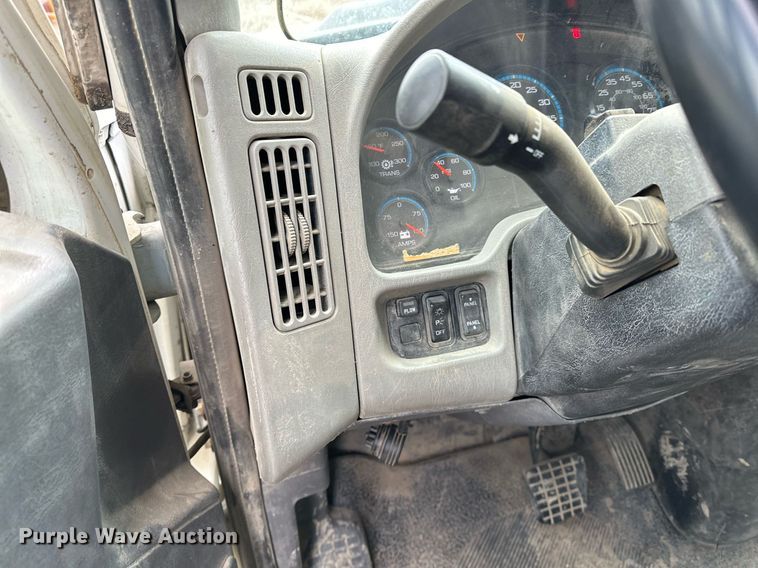 image for item OM9846 2009 International  7500 dump truck