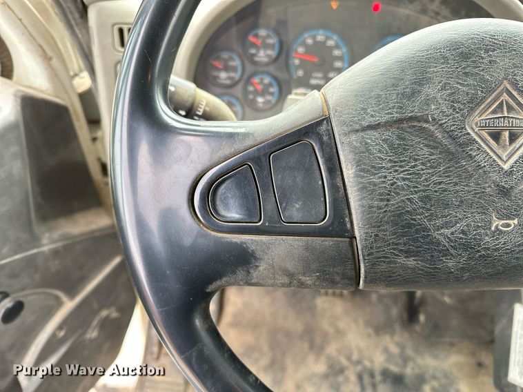 image for item OM9846 2009 International  7500 dump truck