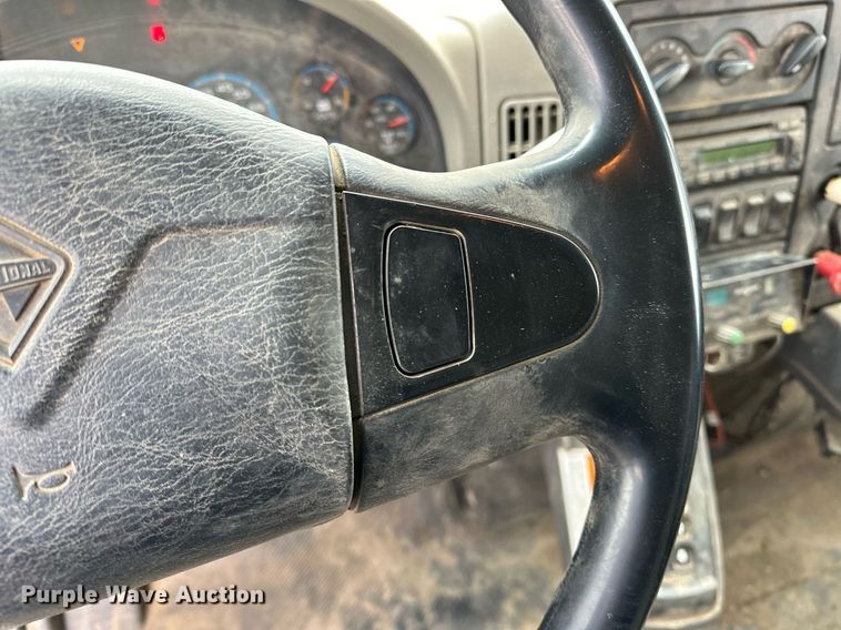 image for item OM9846 2009 International  7500 dump truck