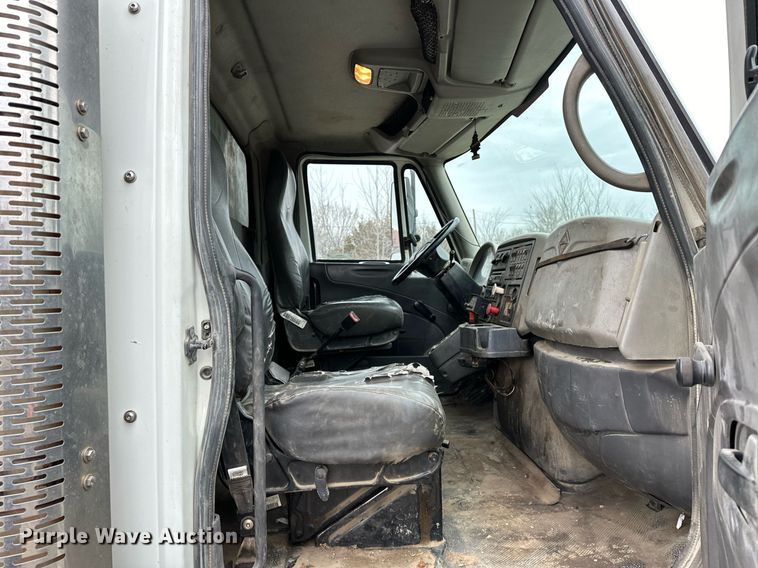 image for item OM9846 2009 International  7500 dump truck