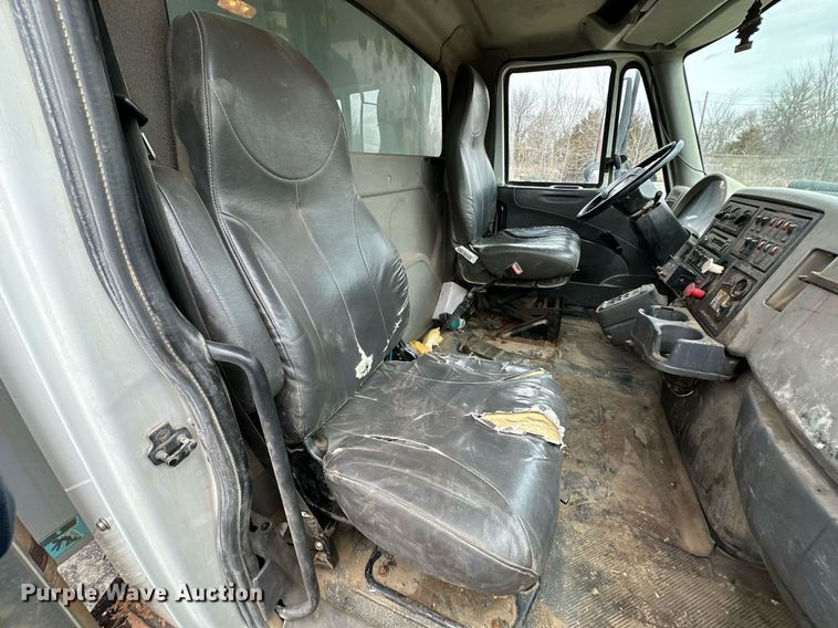 image for item OM9846 2009 International  7500 dump truck